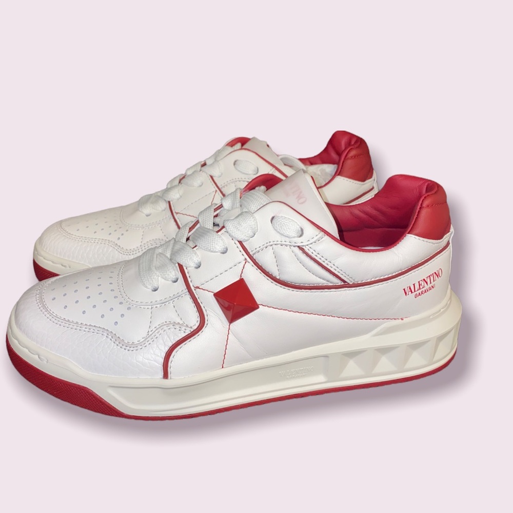 Valentino ONE STUD LOW-TOP NAPPA SNEAKER